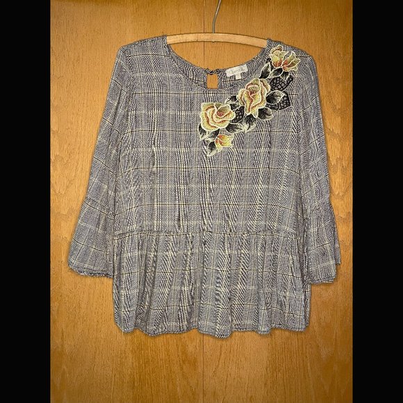 Chenault Relaxed Peplum Blouse With Embroidered Flowers Size L - Picture 1 of 7